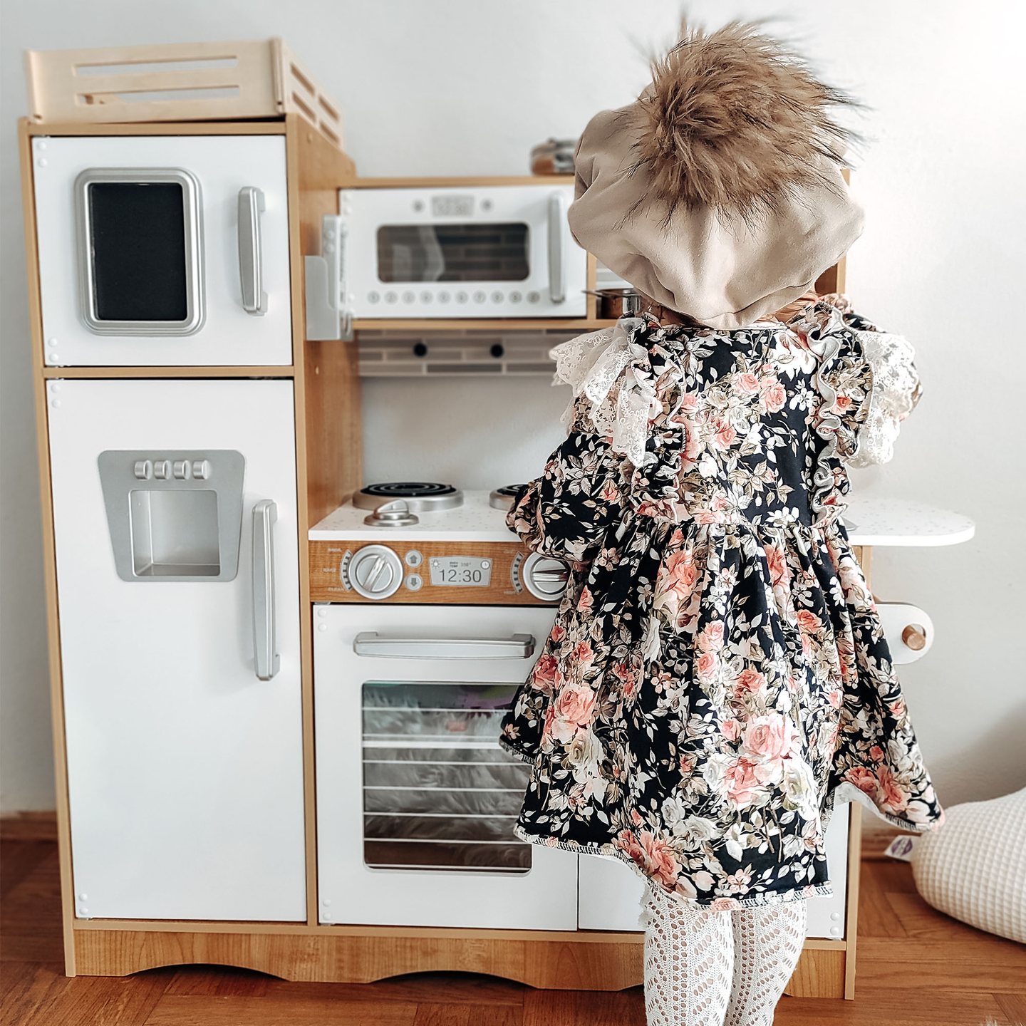 Bucătărie XXL din lemn cu iluminare LED, șorț și accesorii