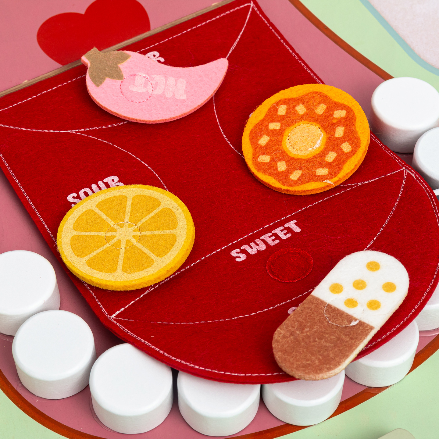 Tablă educațională Montessori din lemn pentru micul dentist - periuță de dinți, pastă de dinți, dinți detașabili, oglindă, mâncare, arome didactice