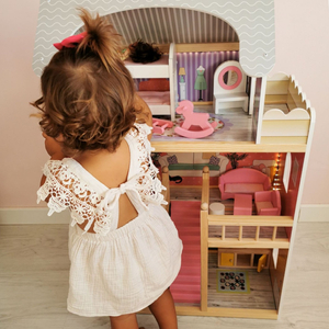 Casă mare de păpuși din lemn cu 3 etaje, cu terasă, set de mobilier și iluminare cu LED-uri!