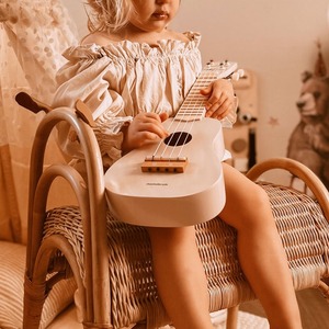 Chitara din lemn pentru copii - ukulele - culoare roz