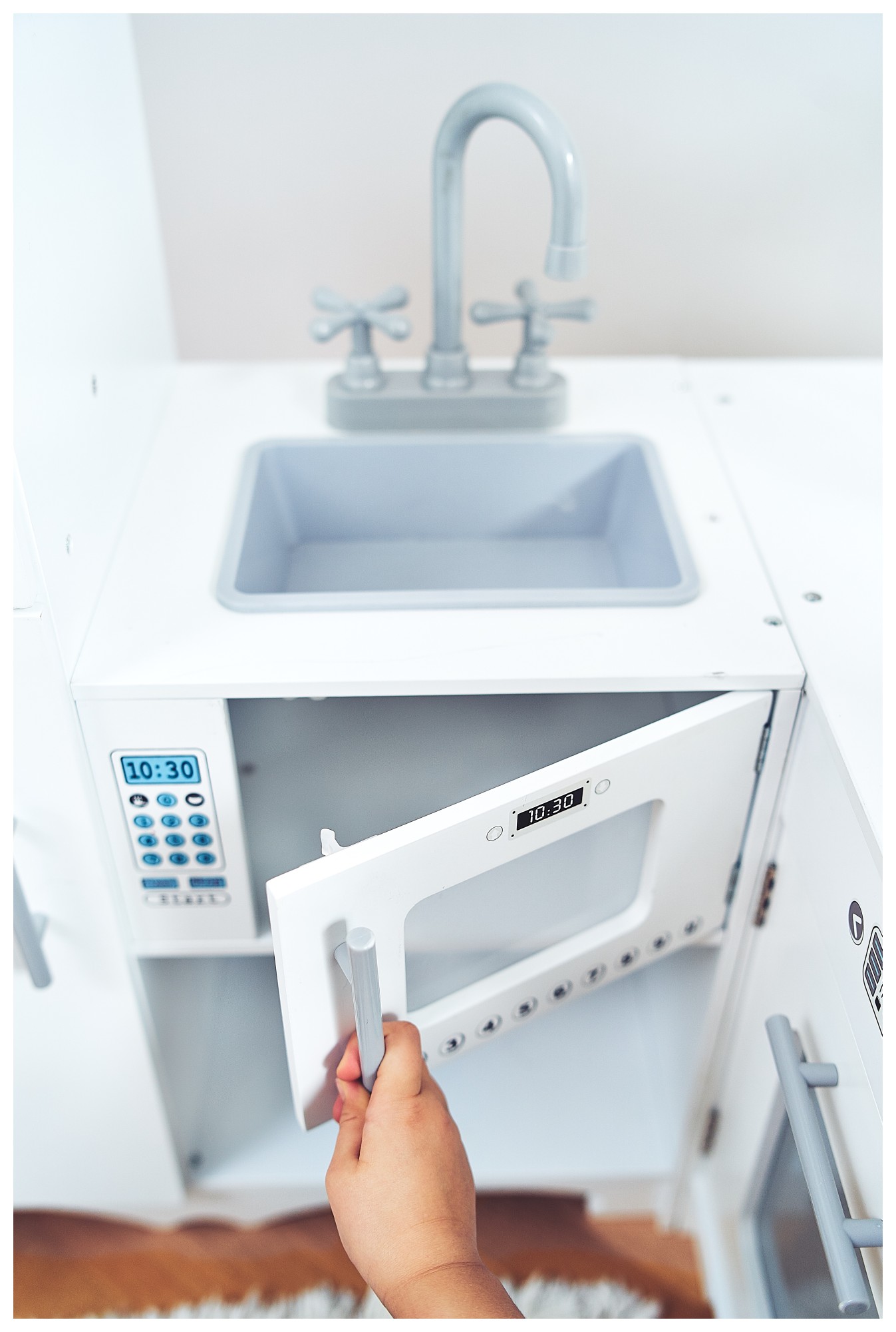 Bucătărie de colț din lemn XXXL cu frigider, cuptor, mașină de spălat, șorț și accesorii