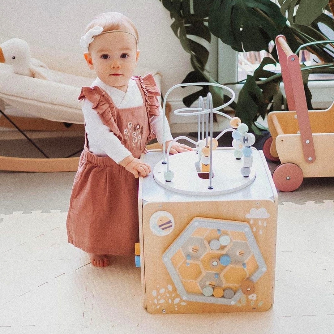 Cub mare de activitate din lemn cu buclă - Montessori