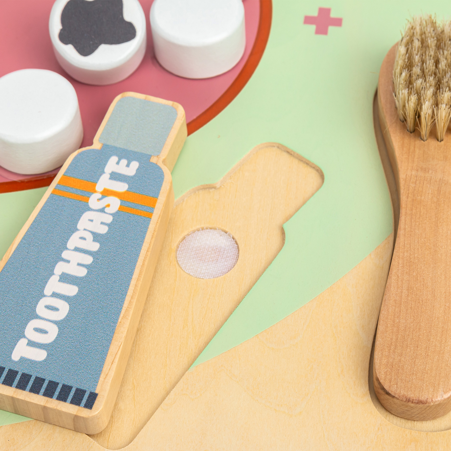 Tablă educațională Montessori din lemn pentru micul dentist - periuță de dinți, pastă de dinți, dinți detașabili, oglindă, mâncare, arome didactice