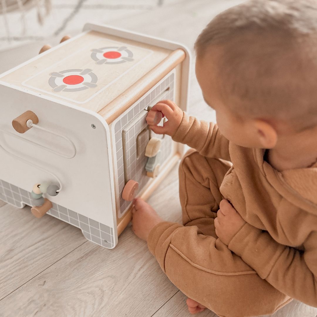 Bucătărie din lemn - cub educațional