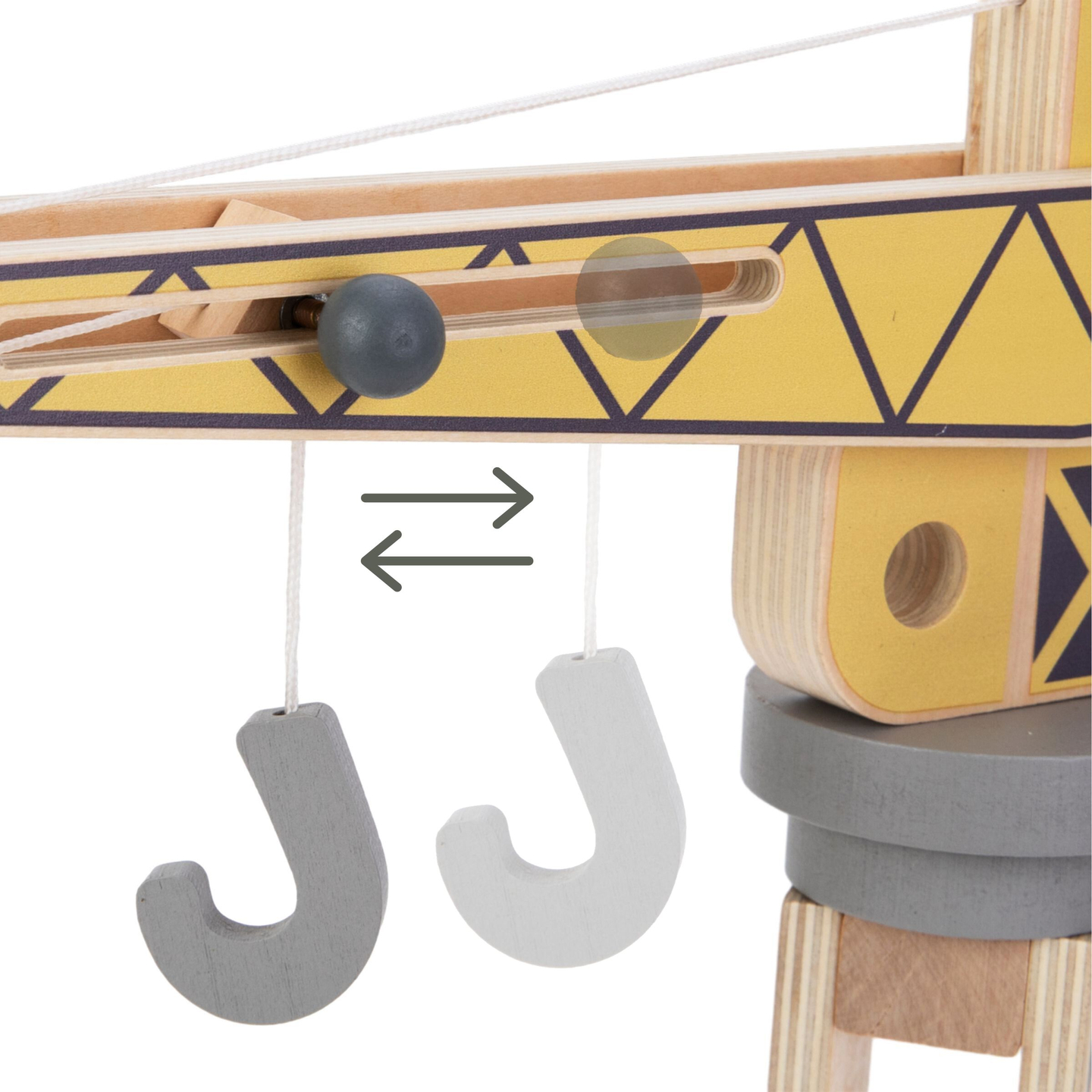 Șantier de construcții din lemn cu macara mobilă mare și vehicule, macara turn