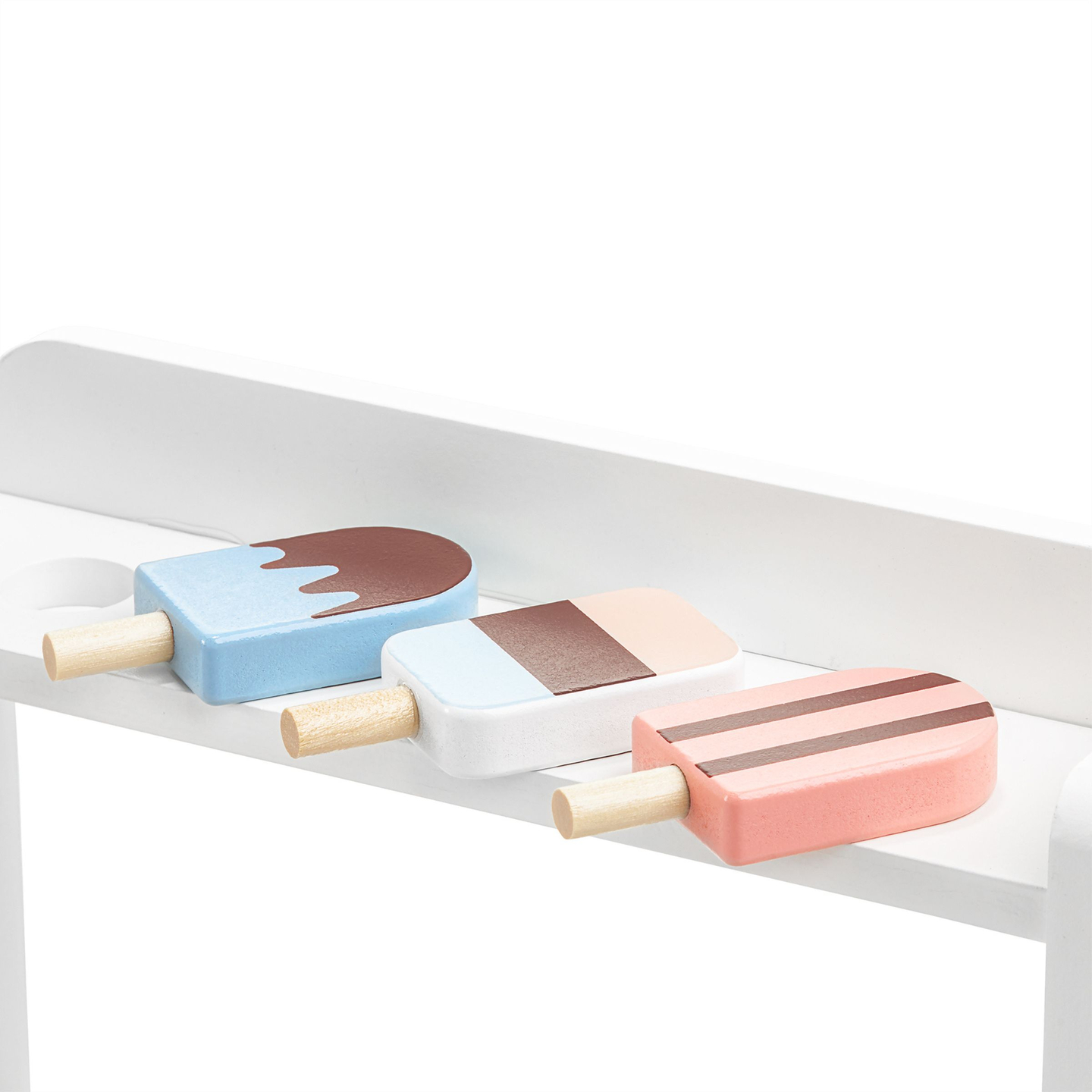 Gelaterie din lemn cu mașină de cafea - cafenea cu accesorii