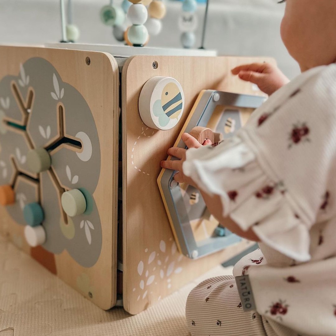 Cub mare de activitate din lemn cu buclă - Montessori