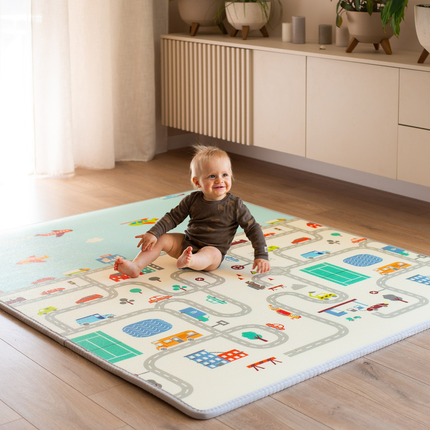 Covoraș de spumă cu două fețe XXL - rola 2 CM (drum și zigzaguri)