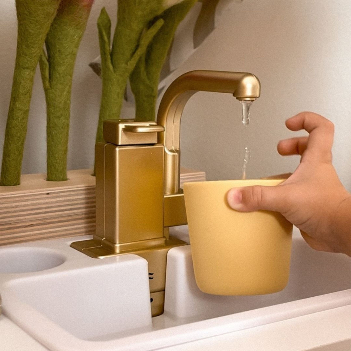 XXXXL bucătărie interactivă mare din lemn cu iluminare LED, mașină de spălat, mașină de cafea cu microunde și set de fructe și legume - 50 de elemente