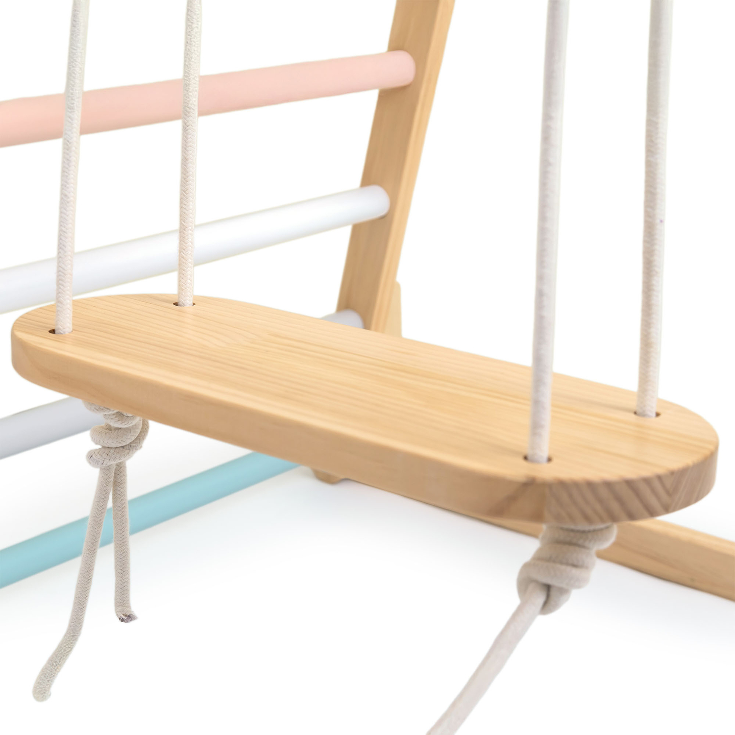 Loc de joacă interior din lemn cu leagăn, inele de gimnastică și plasă de cățărat