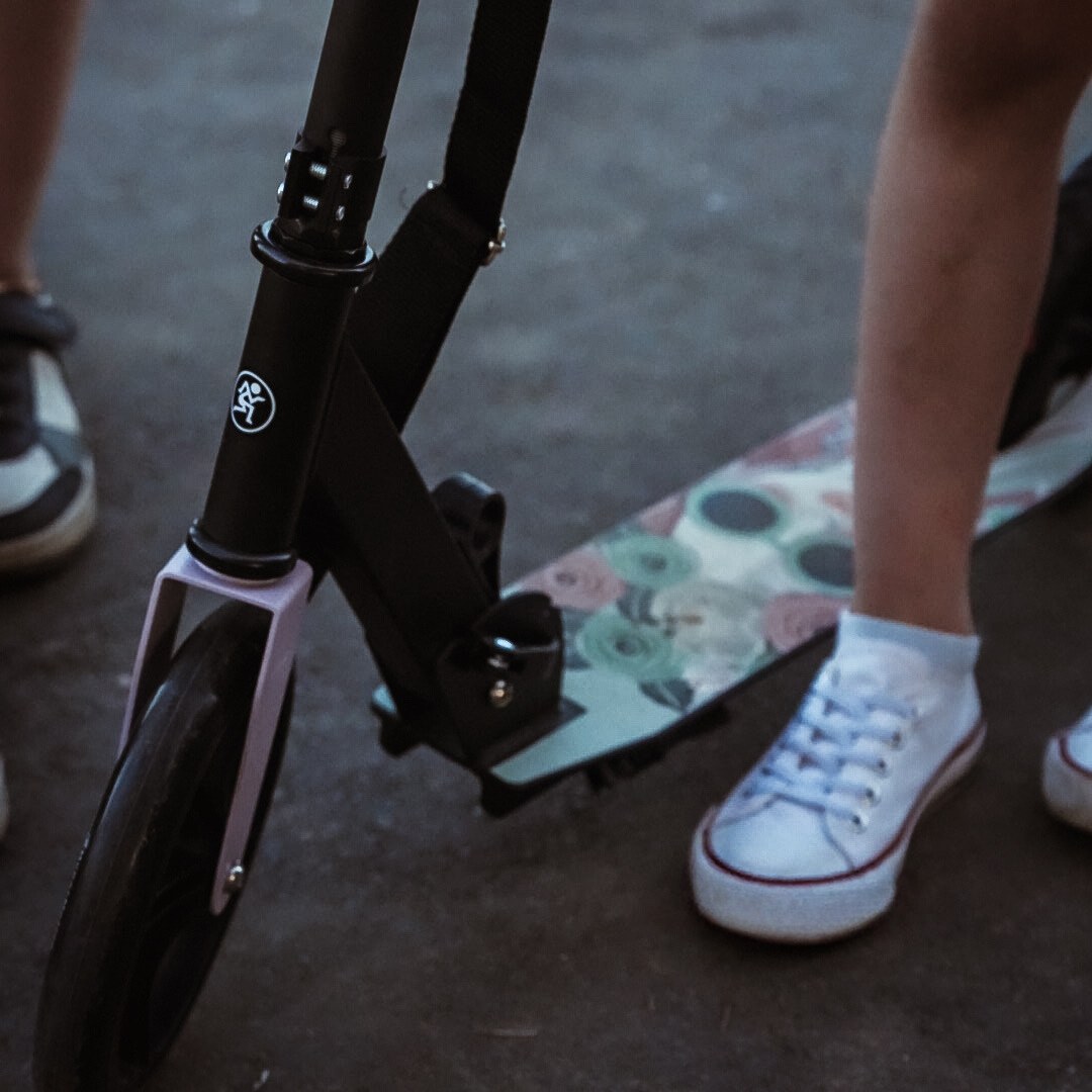 Scuter de oraș cu două roți VIBE Pink HyperMotion - 100 kg