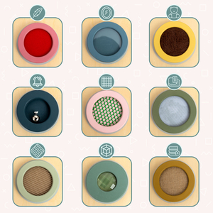 Tablă senzorială Montessori din lemn – 9 texturi pentru a descoperi și dezvolta simțul tactil