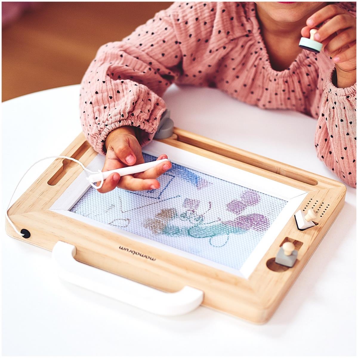 Album de însemnări din lemn cu ștampile - planșă de desen