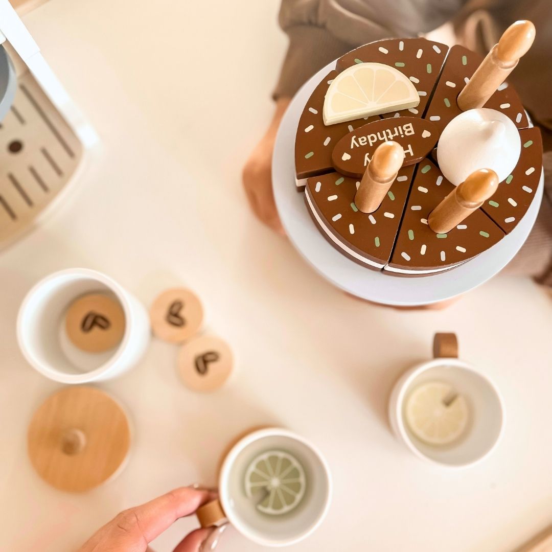 Tort aniversar din lemn pentru a tăia