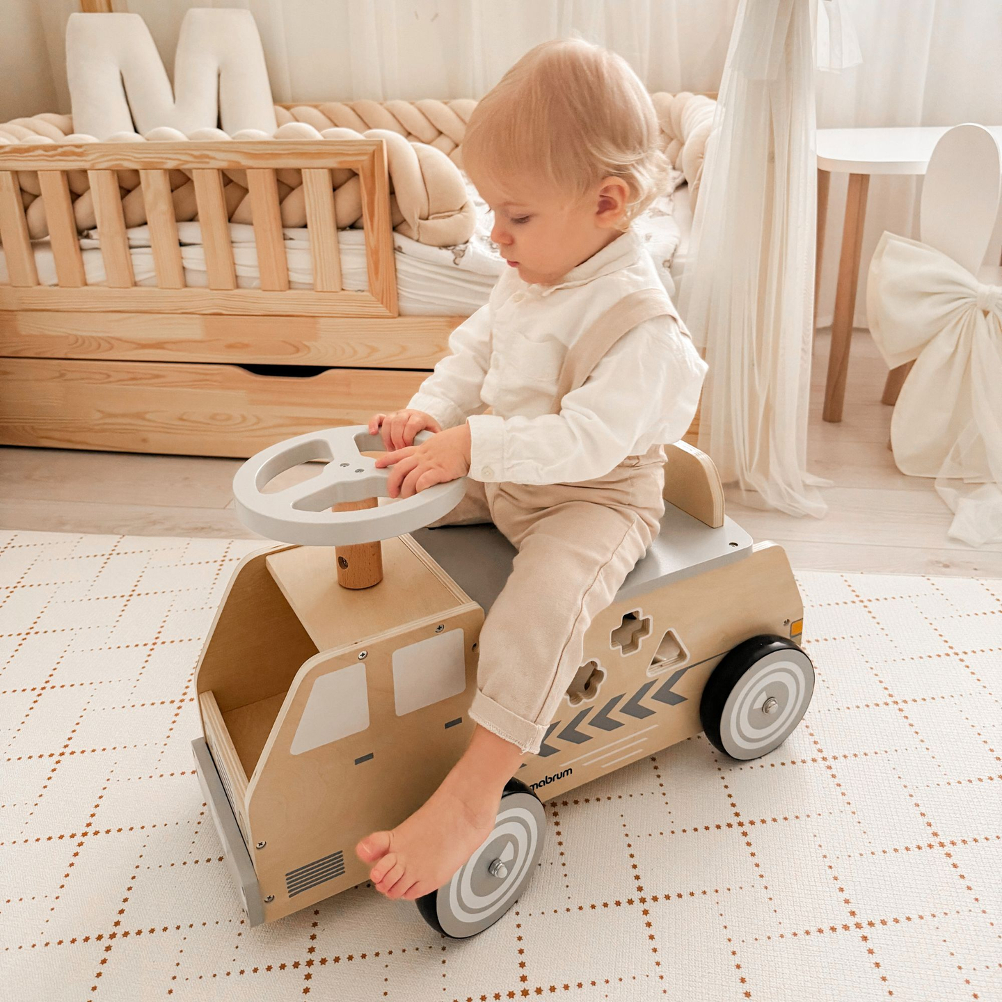 Bicicletă din lemn, mașină, mașină cu blocuri