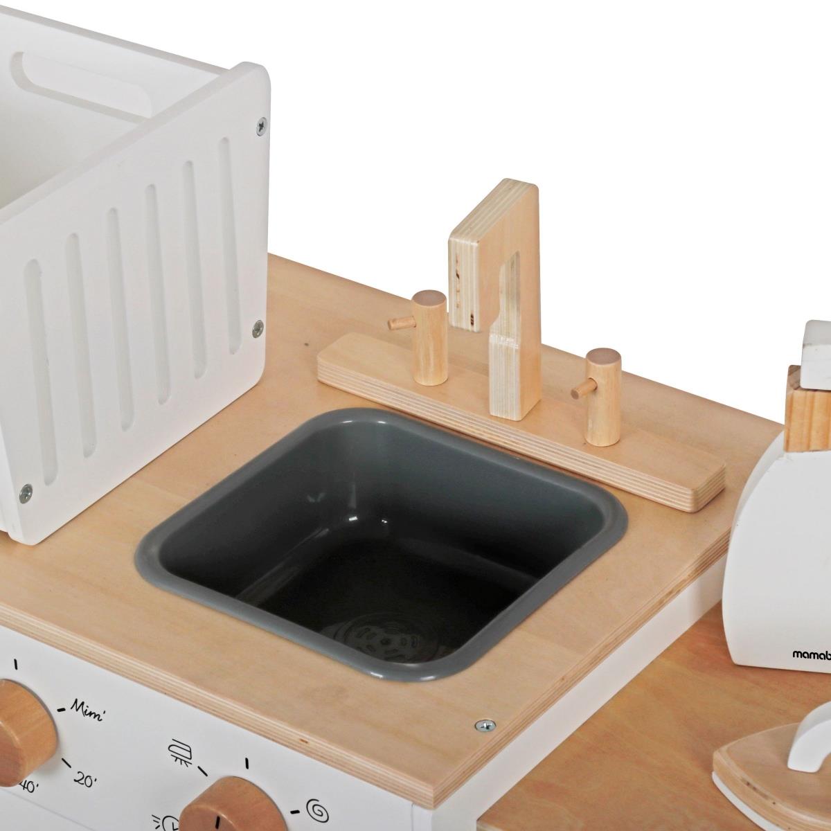 Mașină de spălat din lemn cu fier de călcat, coș și lichid de spălat