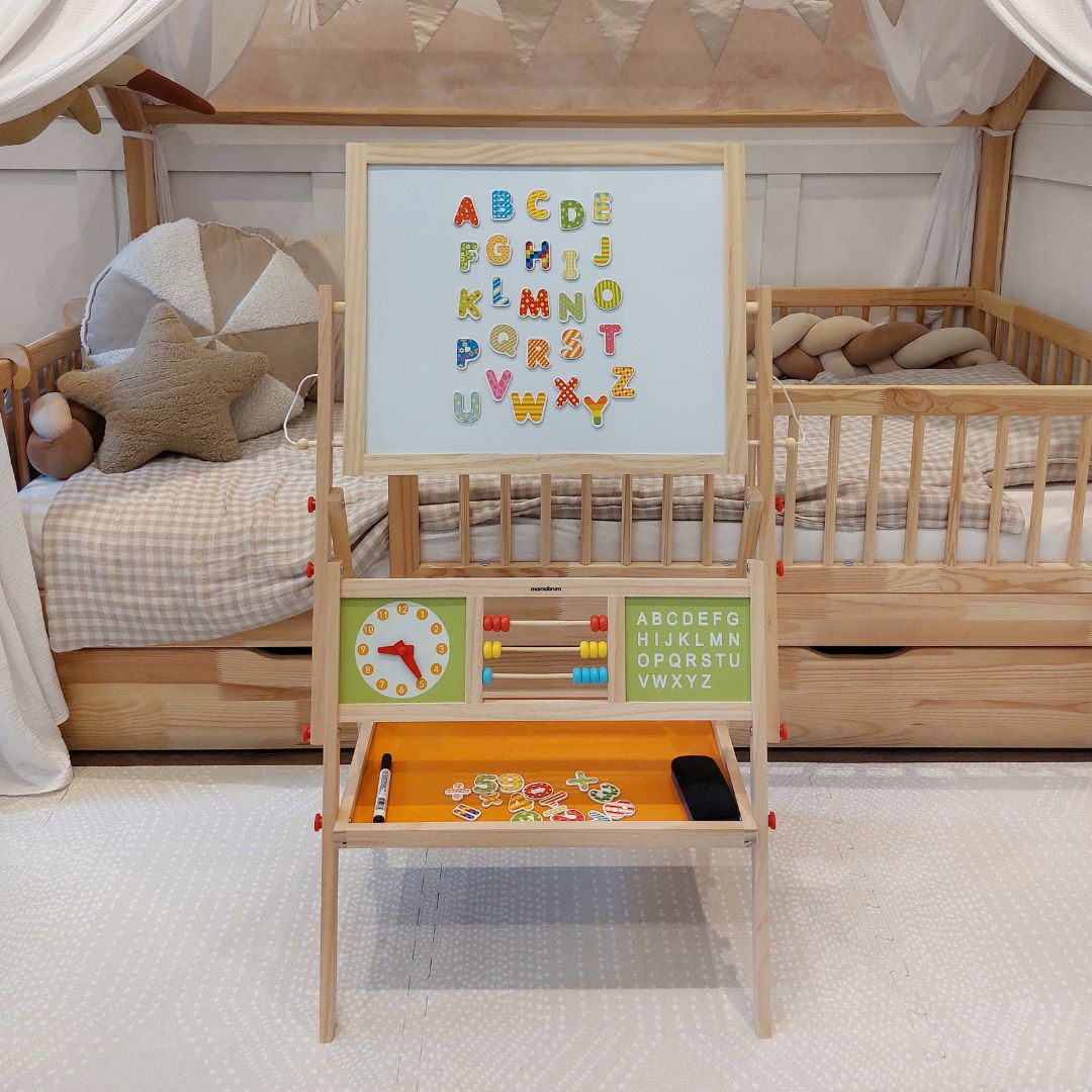 Tablă educațională mare cu două fețe: magnetică și tablă cu cretă - tablă cu ștergere uscată, din lemn