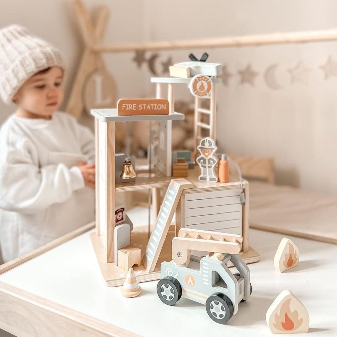 Stație de pompieri din lemn cu accesorii, brigada de pompieri
