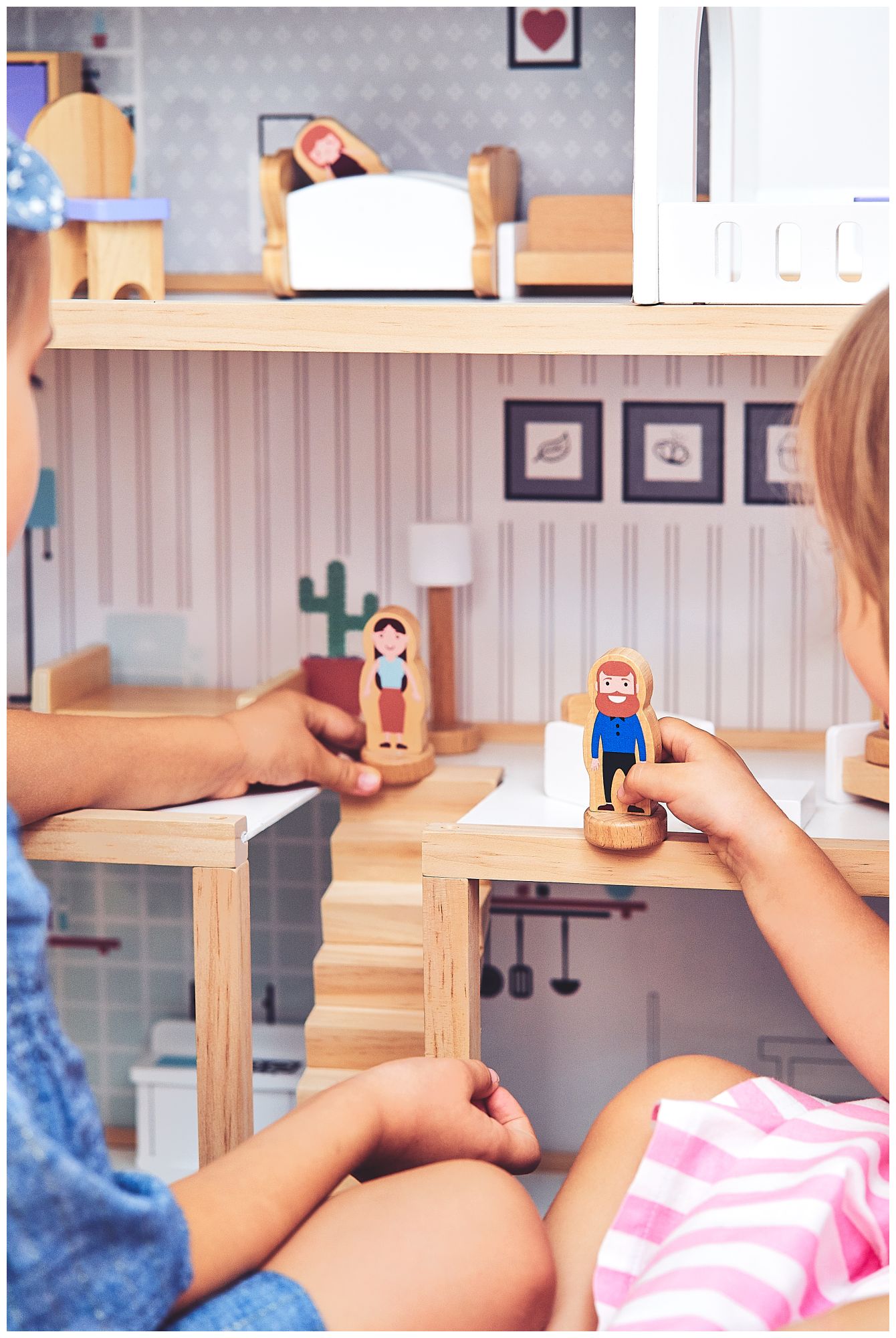 Casa de păpuși din lemn alb cu accesorii 18 buc.