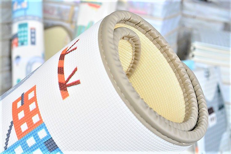 Covoraș din spumă cu două fețe XXL - rola 2 CM (drum și pădure cu ursuleț)