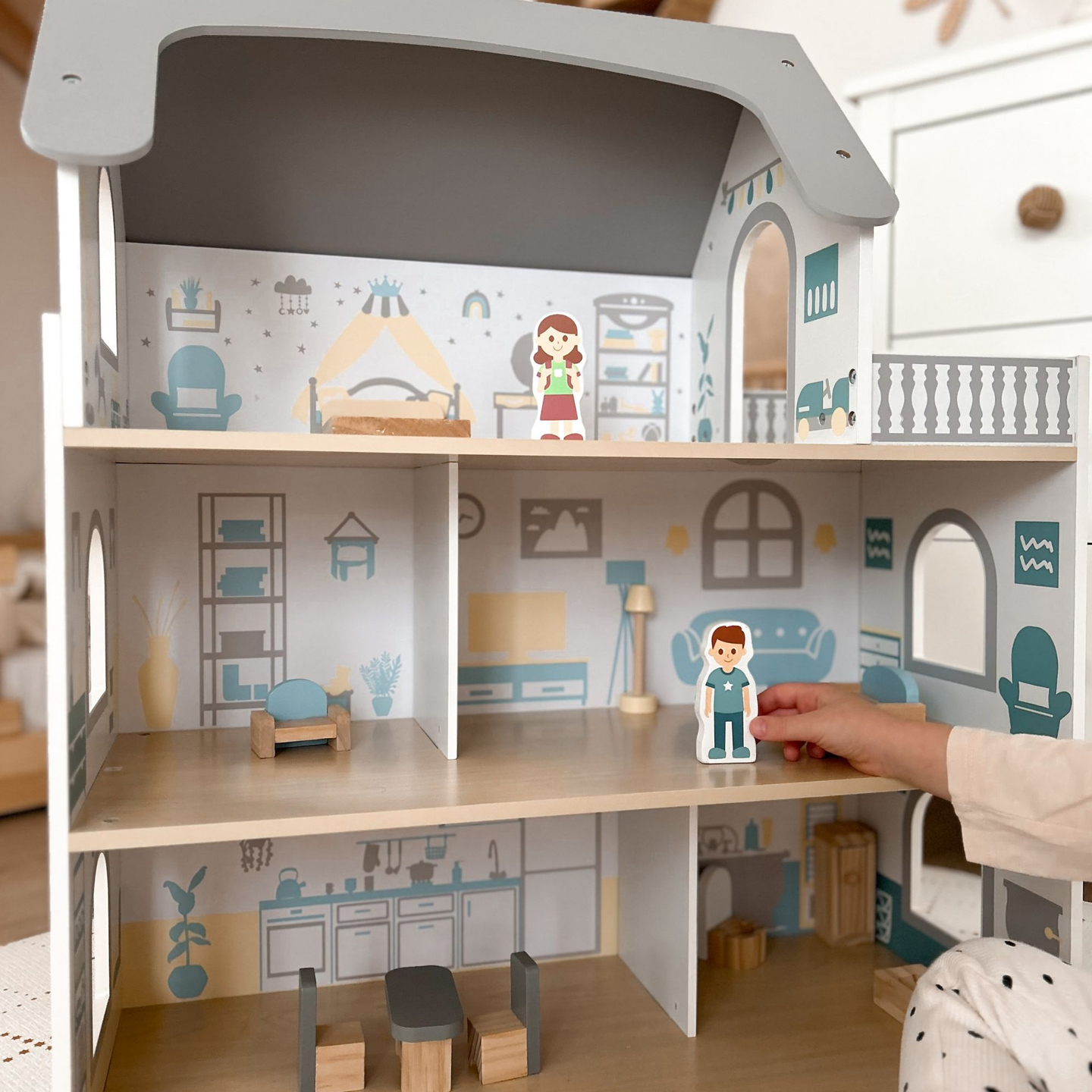 Casă albă din lemn pentru păpuși cu terasă și accesorii