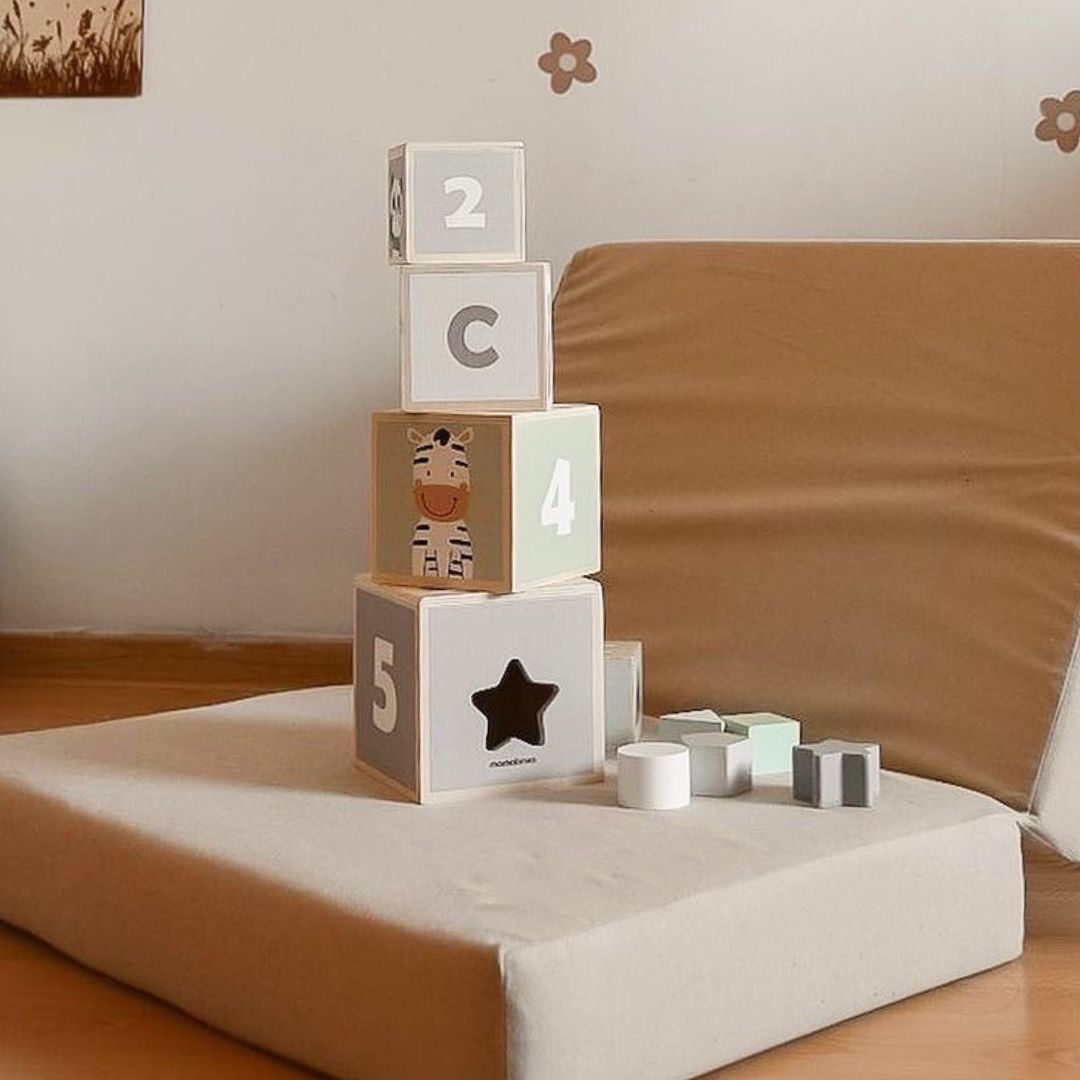 Turn din lemn - forma sorter numere alfabet animale