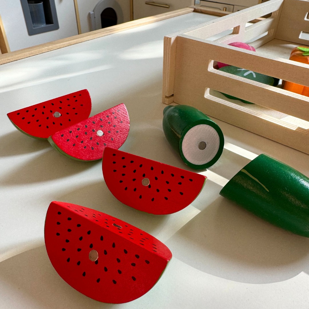 Fructe și legume din lemn pentru tăiere