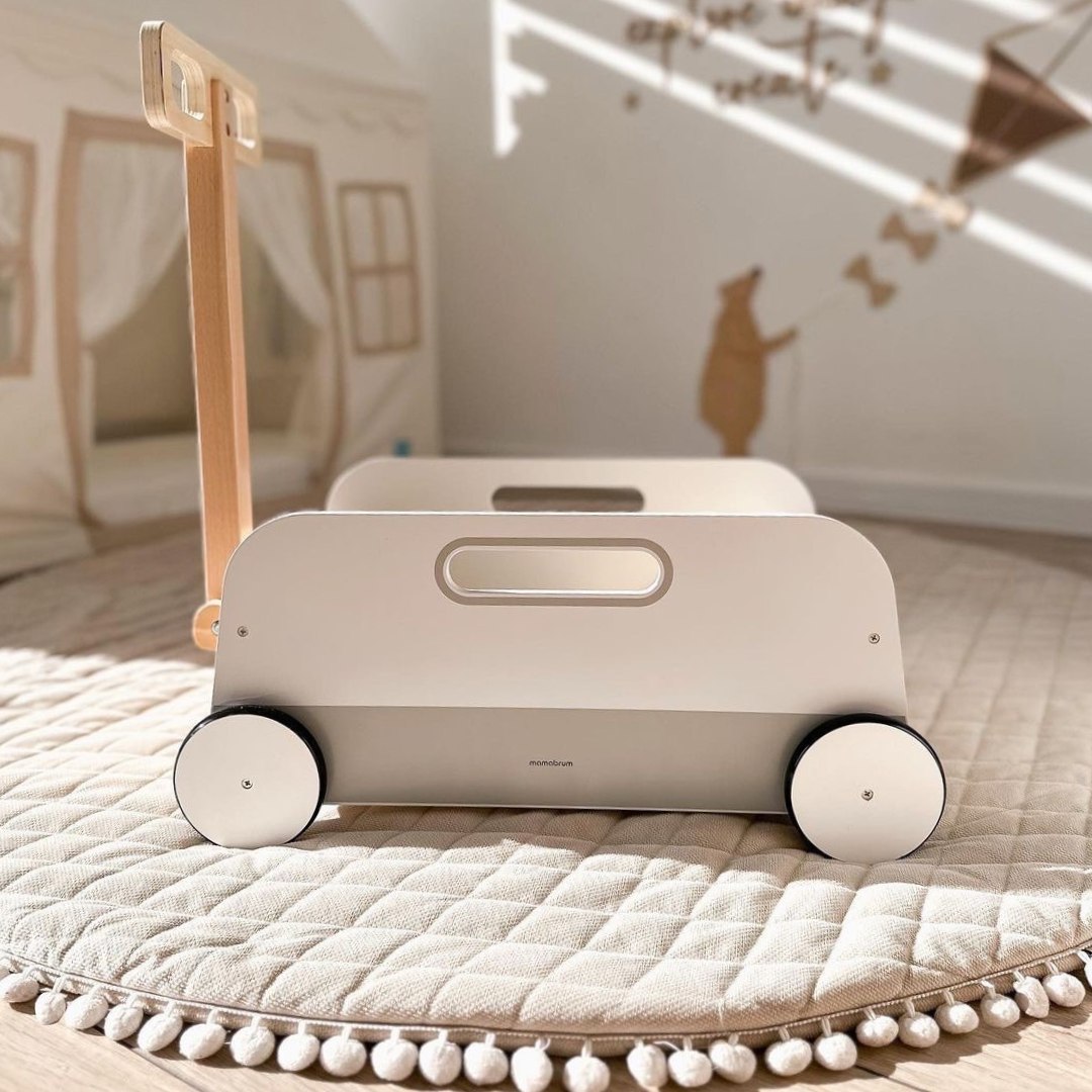 Cărucior de jucărie din lemn - trageți remorcă