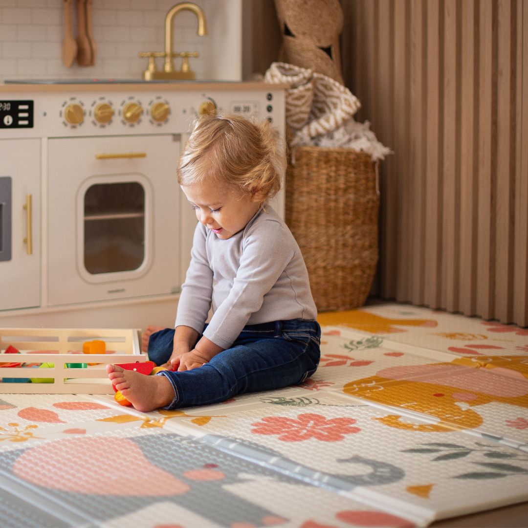 Covoraș din spumă pliabil pe două fețe 180 x 120 x 1cm - Elefanți exotici / Gri delicat