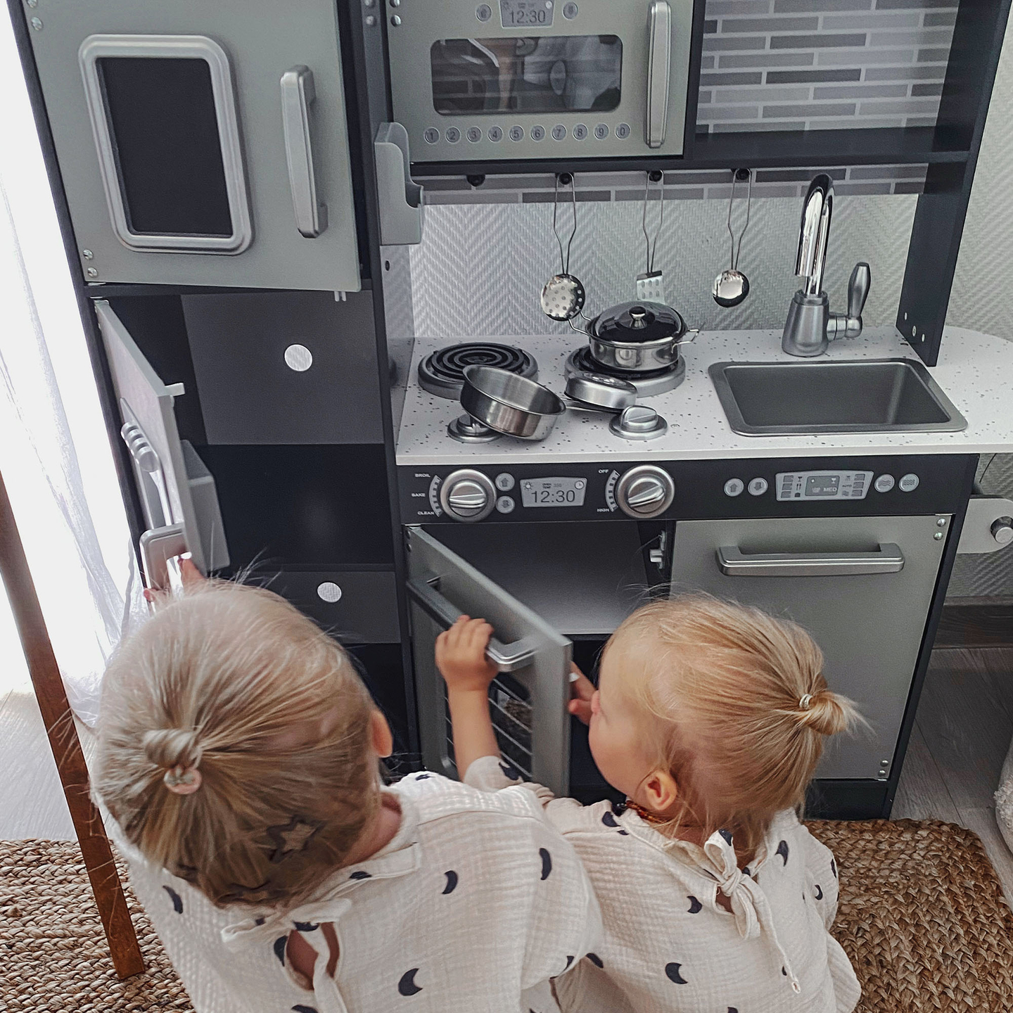 Bucătărie XXL din lemn cu iluminare LED, șorț și accesorii