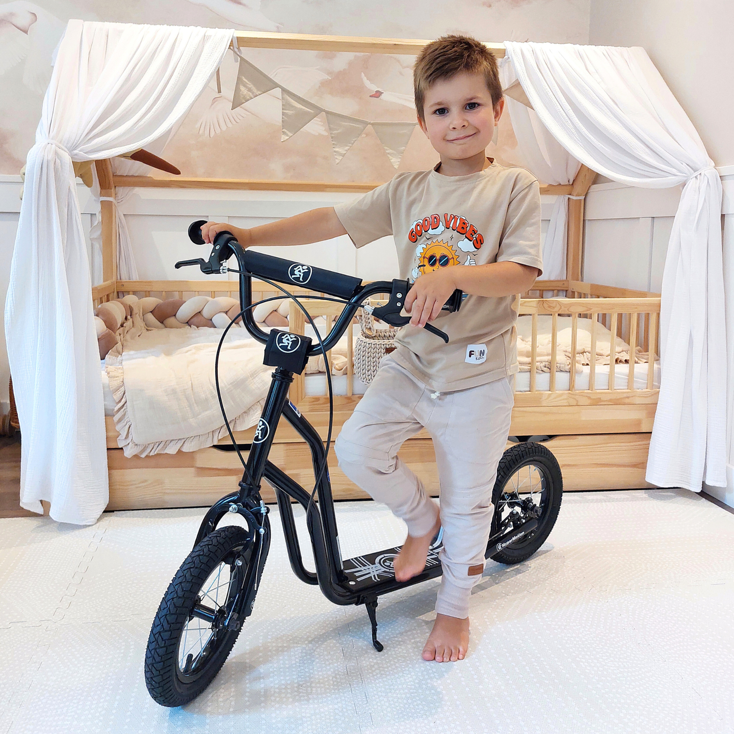 Trotinetă HyperMotion VIVA 12 (roți cu pompă de 30 cm) - Negru