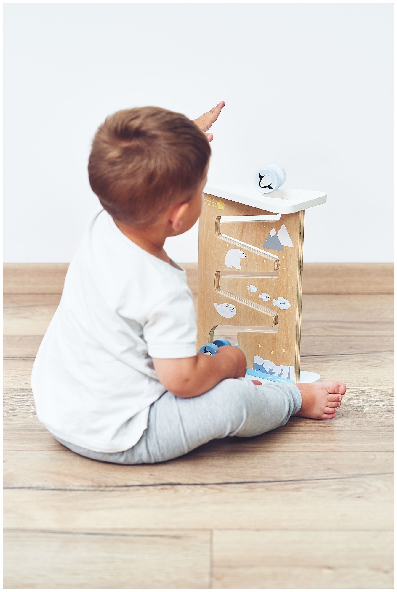 Tablă de manipulare senzorială din lemn cu două fețe