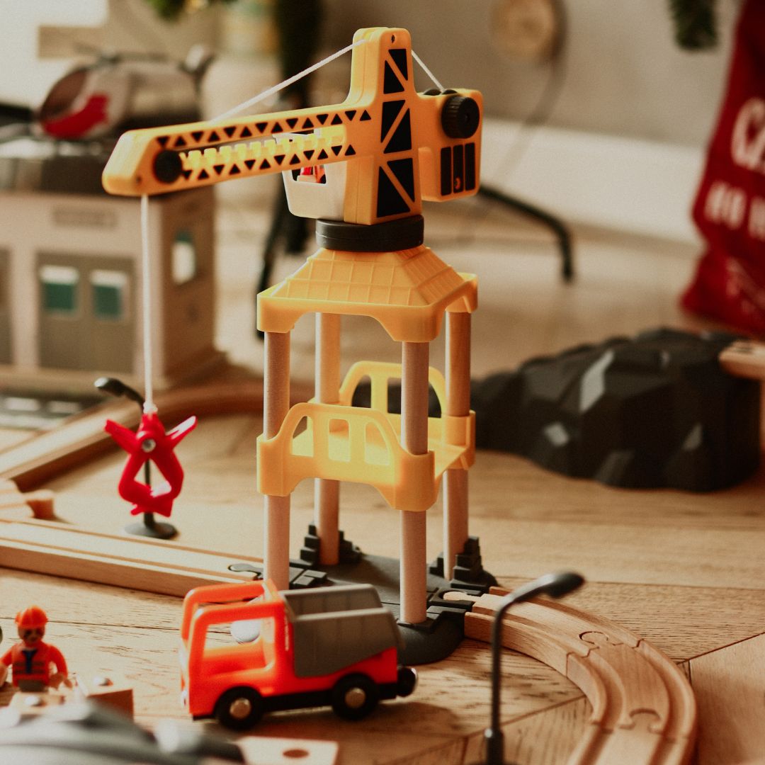 Cale ferată din lemn, tren cu baterii - Oraș: șine, vagoane, pod, aeroport