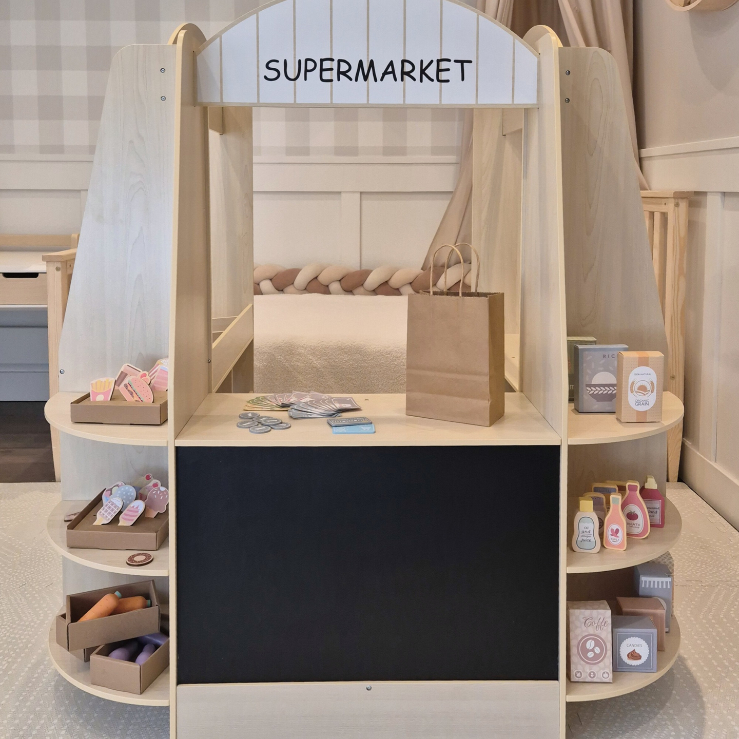 Magazin mare din lemn pentru copii cu tablă - 91 de piese pentru distracție la cumpărături!