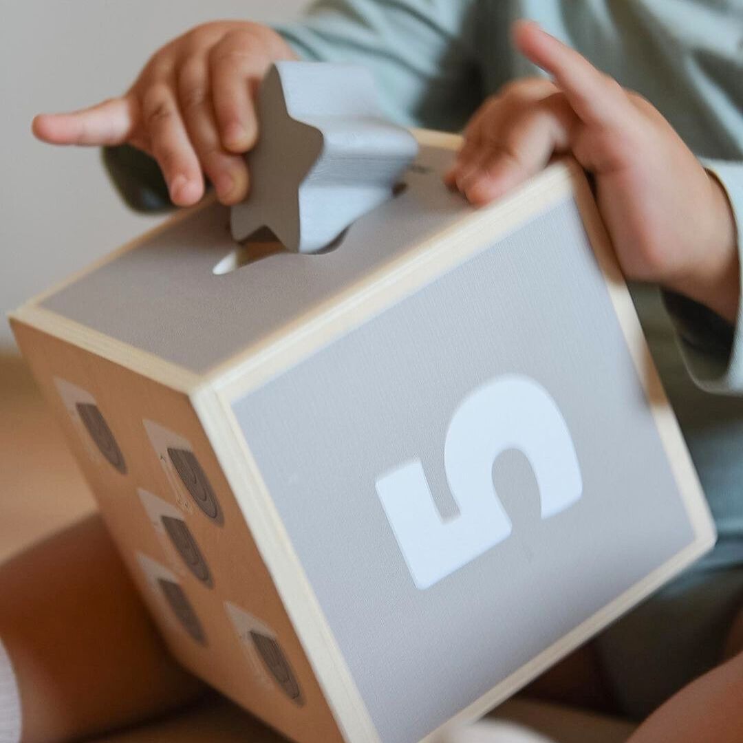 Turn din lemn - forma sorter numere alfabet animale