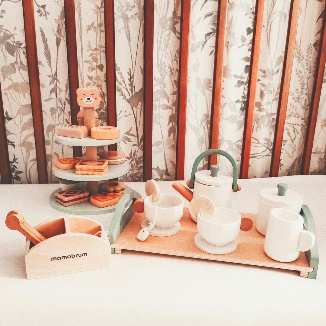 Set mare de ceai din lemn cu tavă - 17 articole