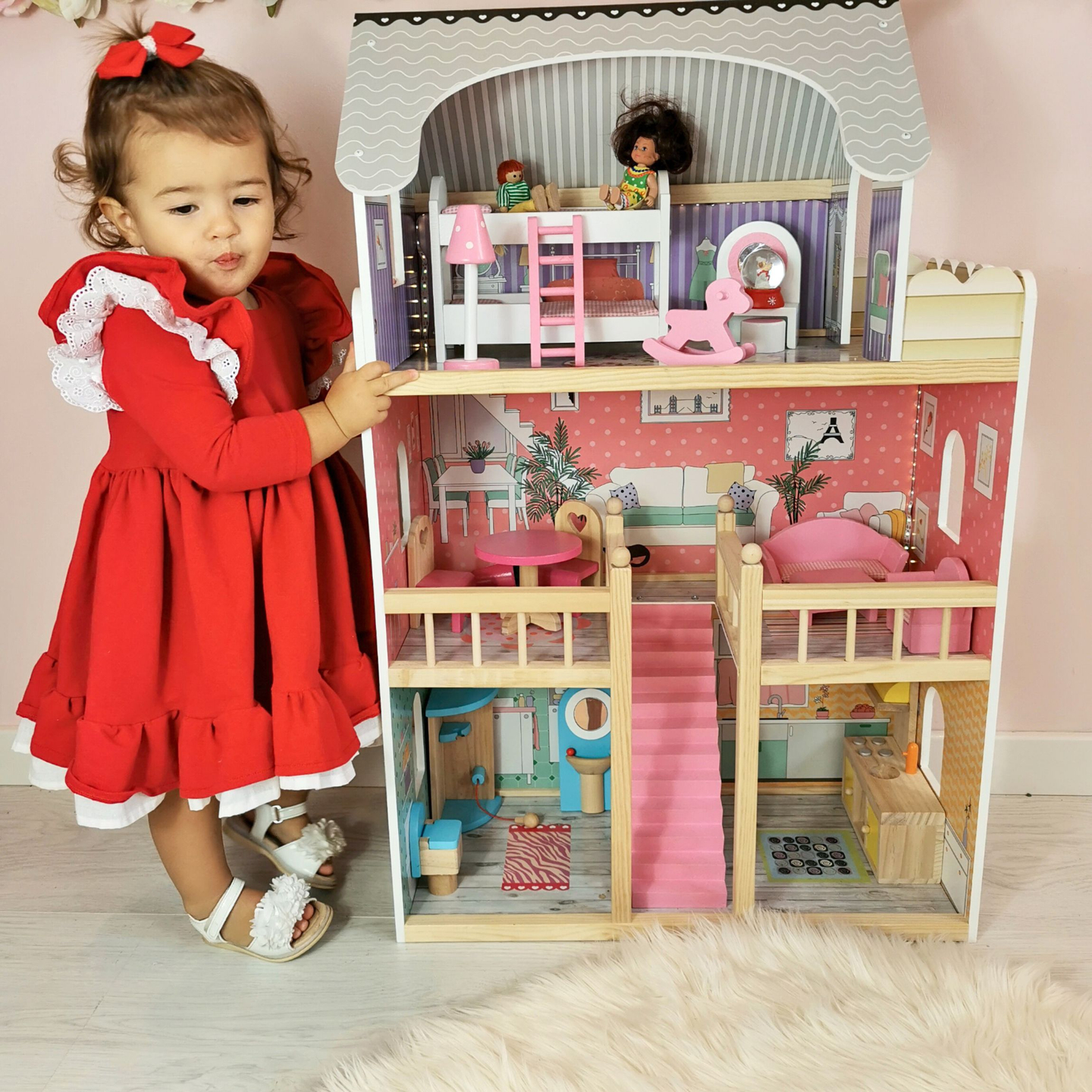 Casă mare de păpuși din lemn cu 3 etaje, cu terasă, set de mobilier și iluminare cu LED-uri!