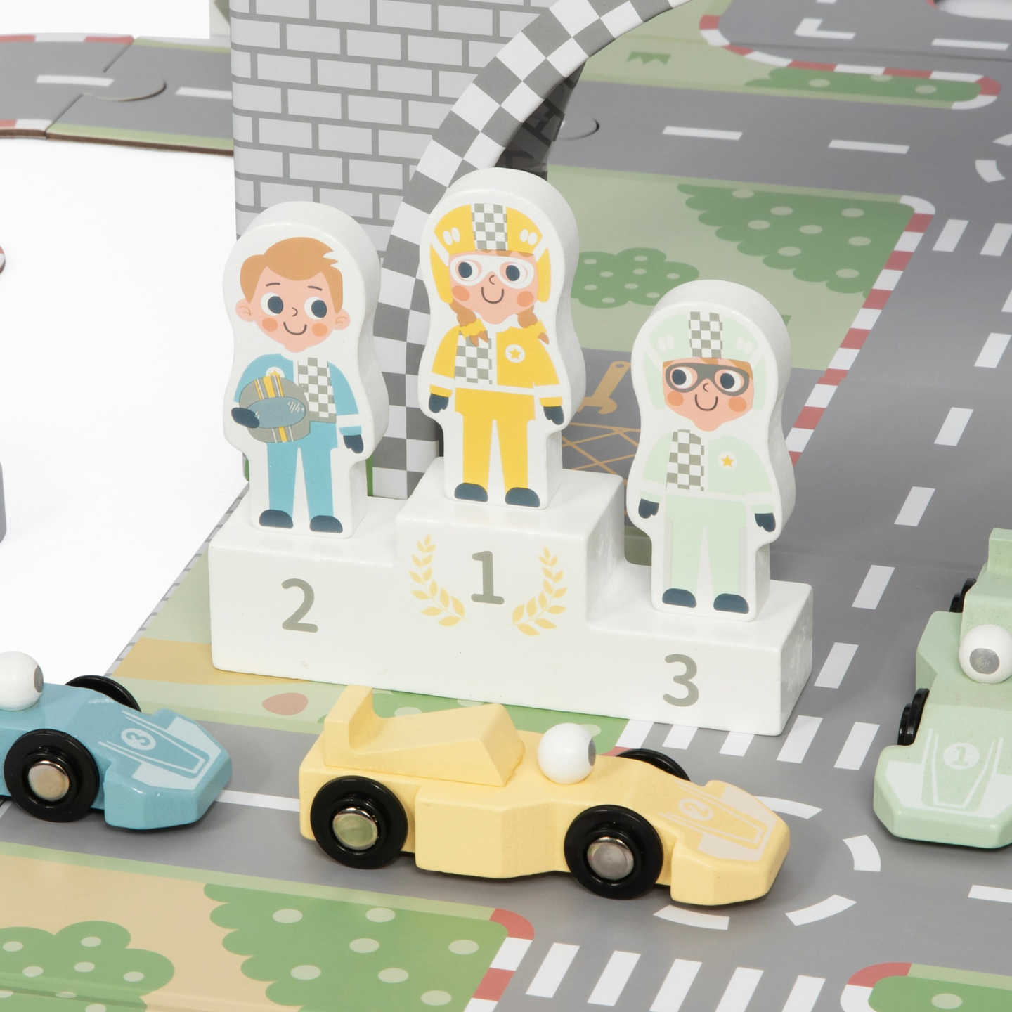 Valisa magnetica cu pista de curse, vehicule din lemn si accesorii rutiere